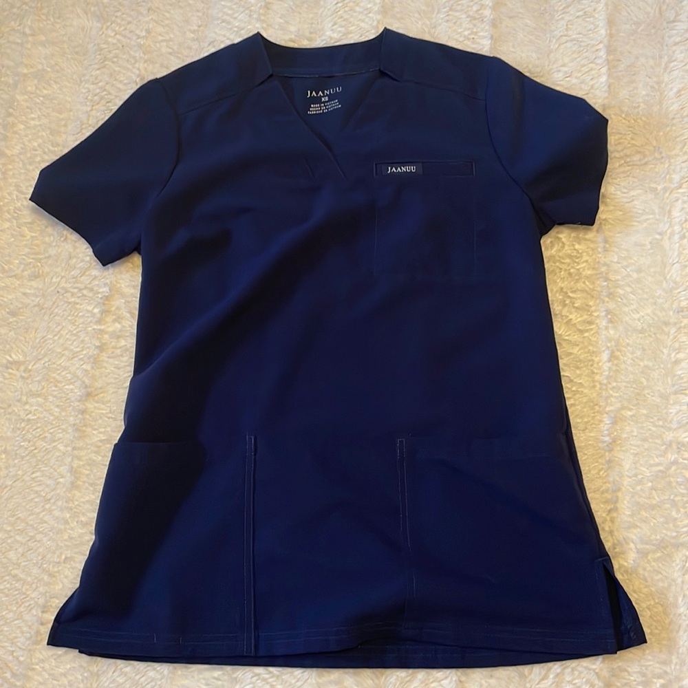 JAANUU Scrub Top size XS